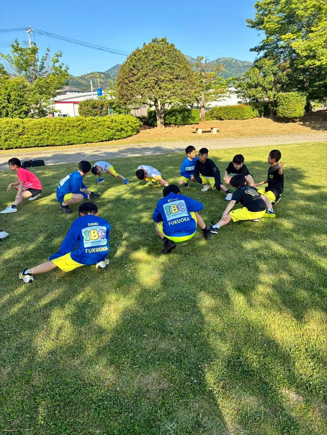 井堀バドミントンクラブの選手たち集合