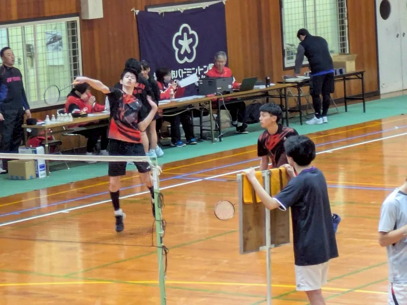 井堀バドミントンクラブの活動写真