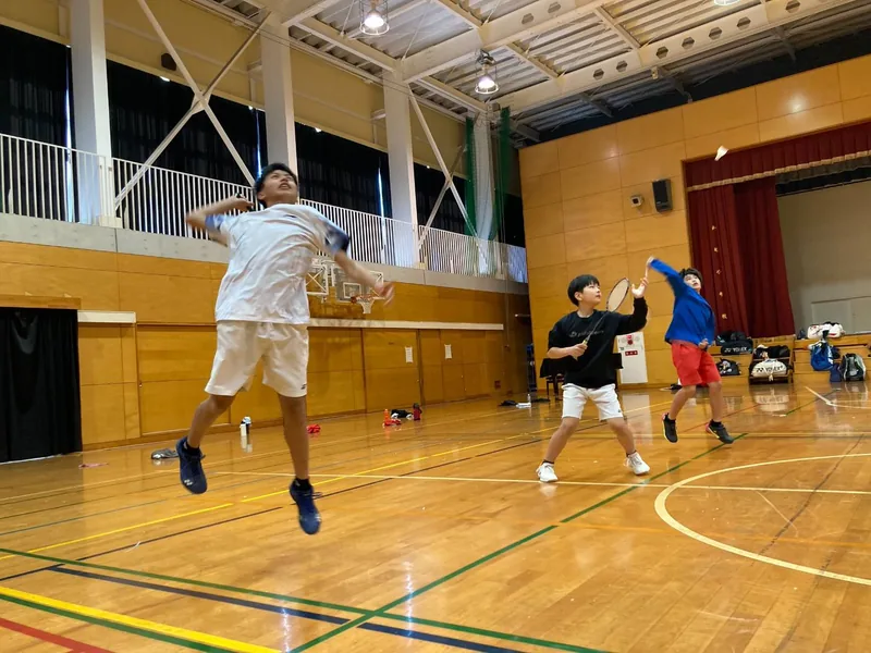 井堀バドミントンクラブの活動写真